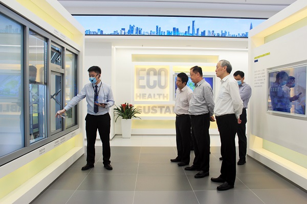 農(nóng)業(yè)部原黨組副書記、常務(wù)副部長(zhǎng)余欣榮蒞臨方大集團(tuán)調(diào)研